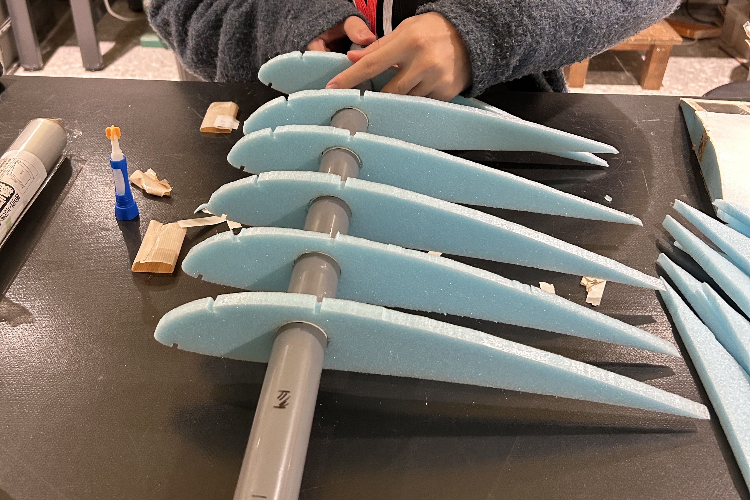 リブ(翼型断面)写真